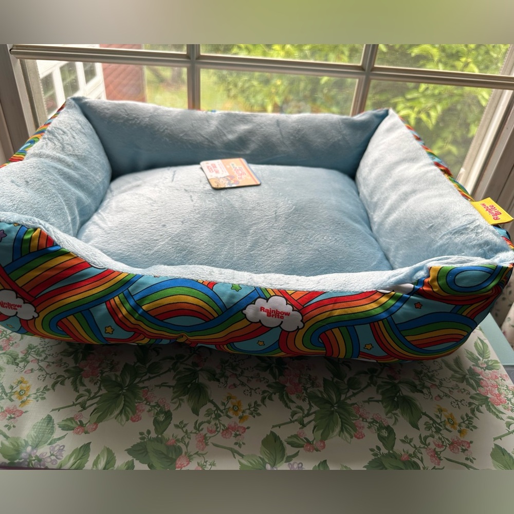 Rainbow Brite Pet Bed NWT - Picture 12 of 14